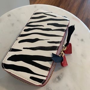 Mini-makeup wardrobe, Trish McEvoy